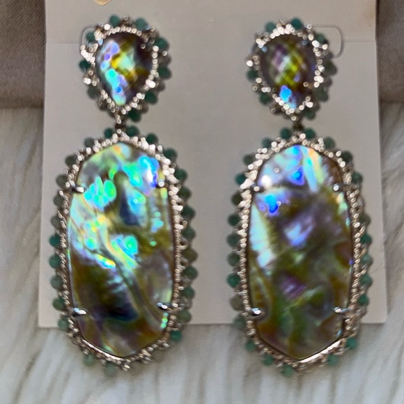 Kendra Scott Parsons Statement Earring in Bright Silver Iridescent
Abalone - Picture 3 of 3